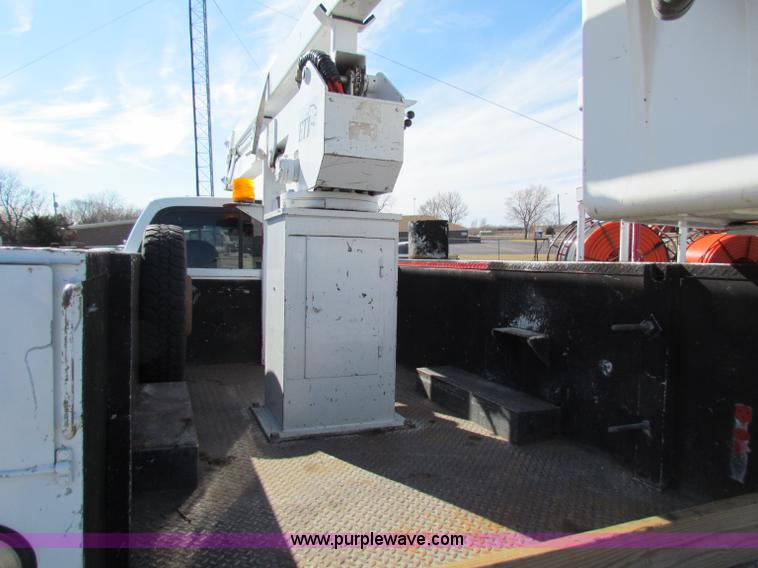 image for item B7154 1999 Ford F450 XL Super Duty utility truck