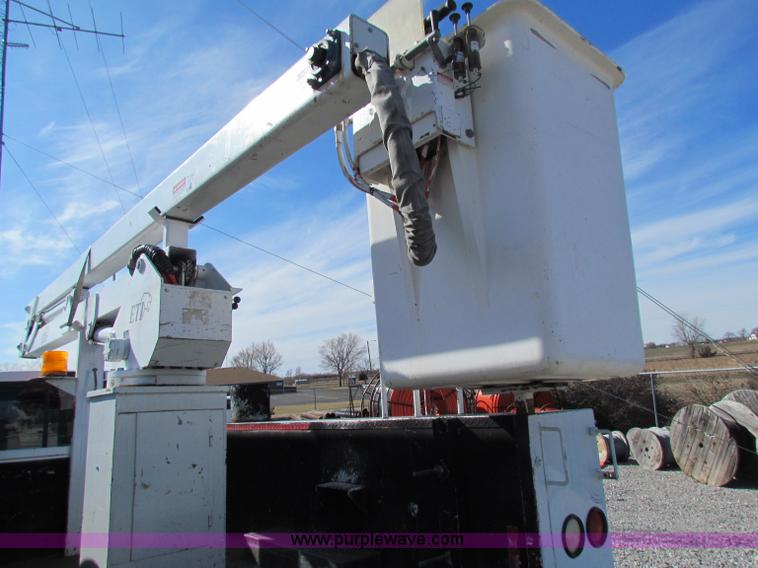 image for item B7154 1999 Ford F450 XL Super Duty utility truck