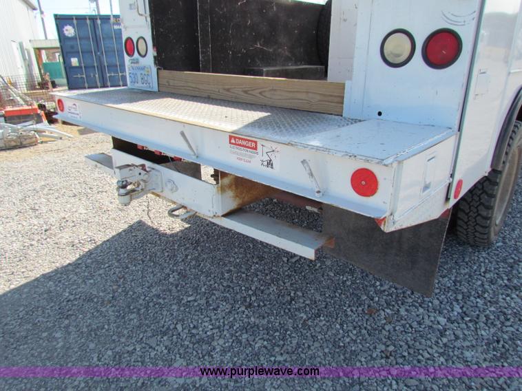 image for item B7154 1999 Ford F450 XL Super Duty utility truck