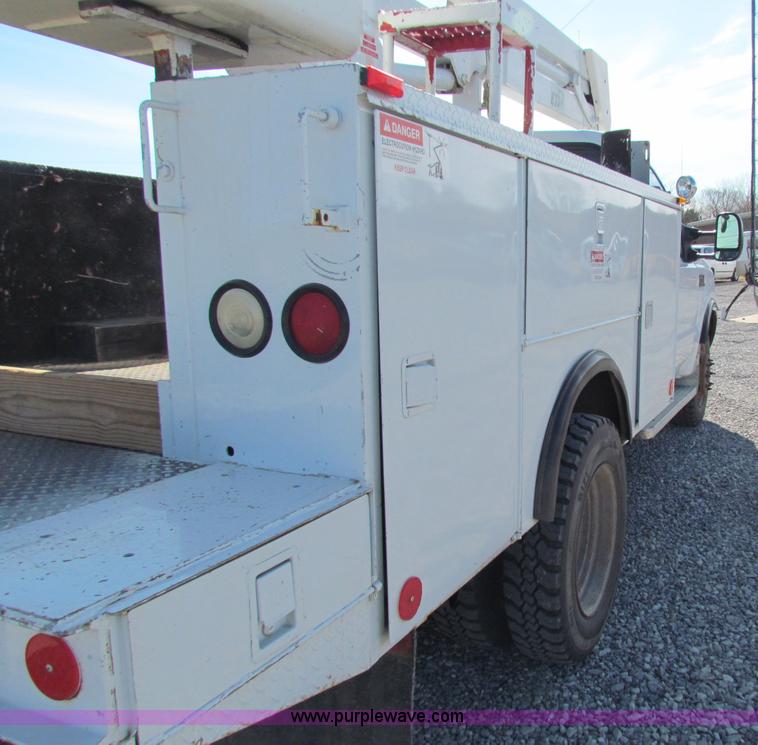 image for item B7154 1999 Ford F450 XL Super Duty utility truck