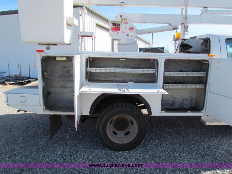 image for item B7154 1999 Ford F450 XL Super Duty utility truck