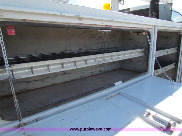 image for item B7154 1999 Ford F450 XL Super Duty utility truck