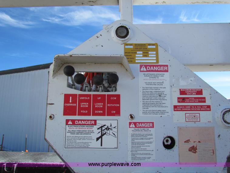 image for item B7154 1999 Ford F450 XL Super Duty utility truck