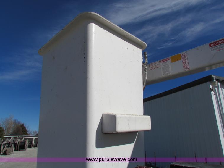 image for item B7154 1999 Ford F450 XL Super Duty utility truck