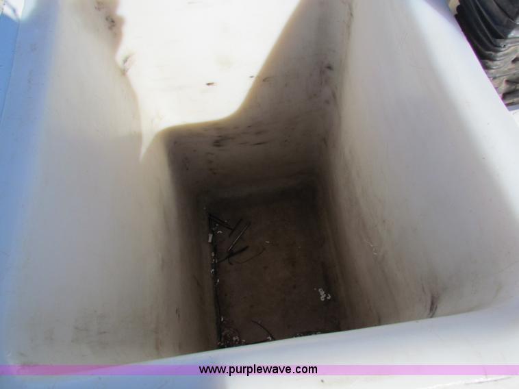 image for item B7154 1999 Ford F450 XL Super Duty utility truck