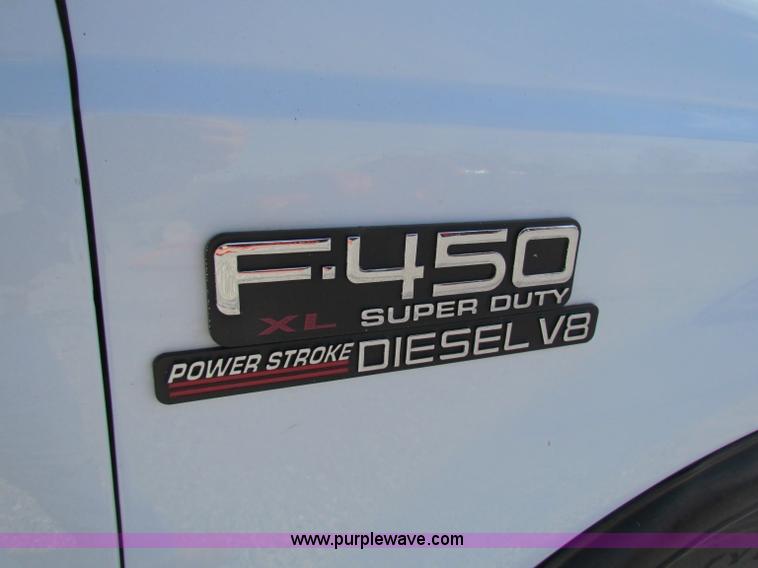image for item B7154 1999 Ford F450 XL Super Duty utility truck