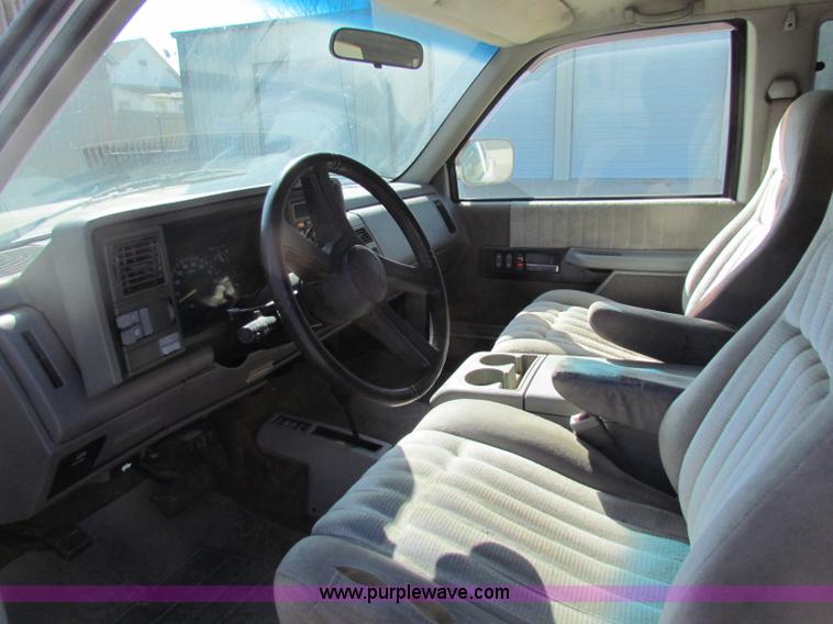 image for item B7194 1994 GMC Sierra K2500 extended cab pickup truck