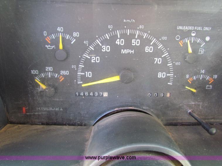 image for item B7194 1994 GMC Sierra K2500 extended cab pickup truck