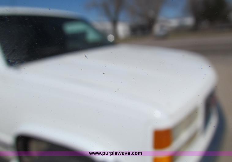 image for item B7194 1994 GMC Sierra K2500 extended cab pickup truck