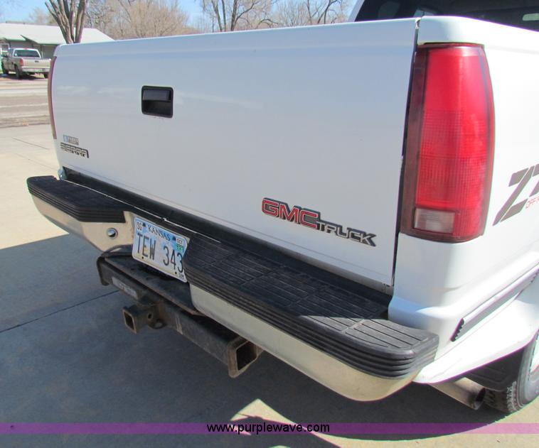 image for item B7194 1994 GMC Sierra K2500 extended cab pickup truck