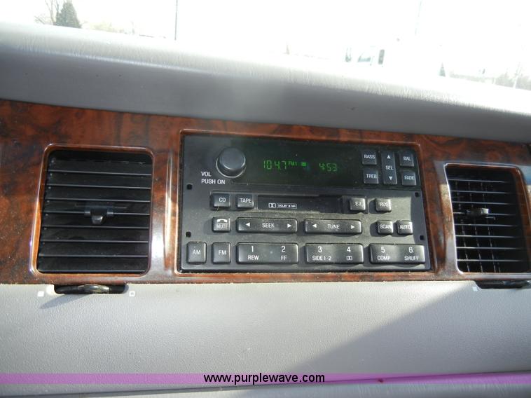 image for item C4210 1998 Lincoln Town Car Executive