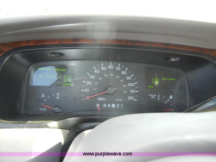 image for item C4210 1998 Lincoln Town Car Executive