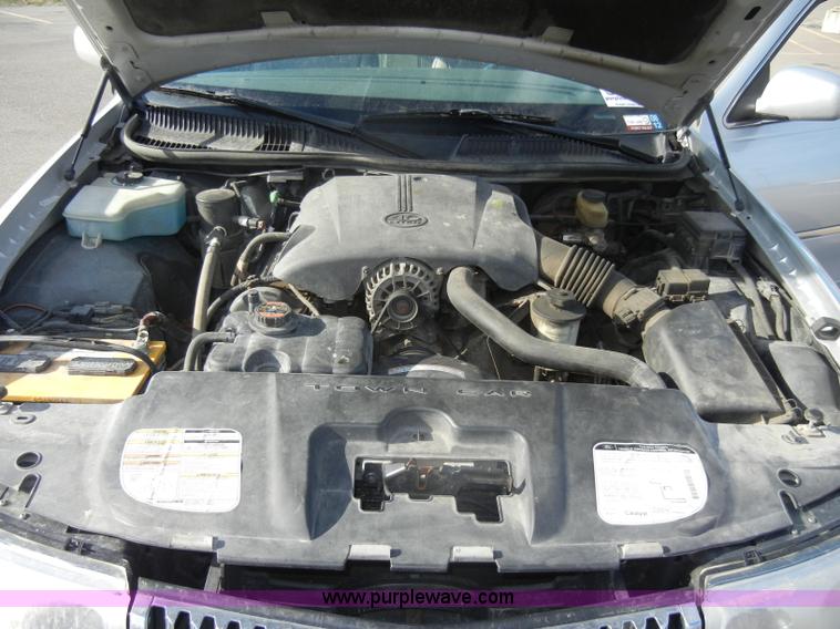 image for item C4210 1998 Lincoln Town Car Executive