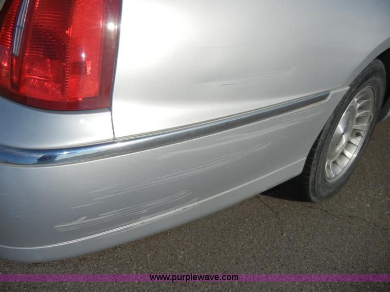 image for item C4210 1998 Lincoln Town Car Executive