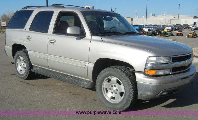 image for item C4211 2004 Chevrolet Tahoe 1500 LT SUV