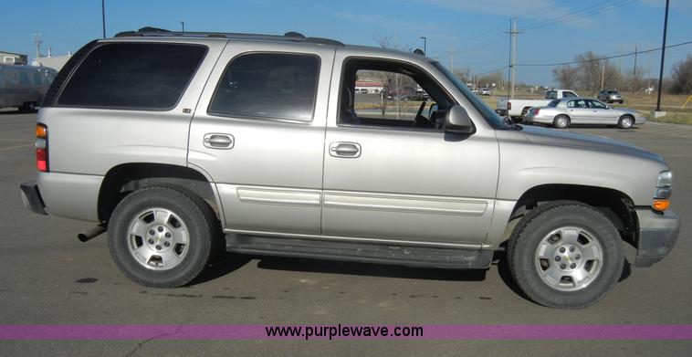 image for item C4211 2004 Chevrolet Tahoe 1500 LT SUV