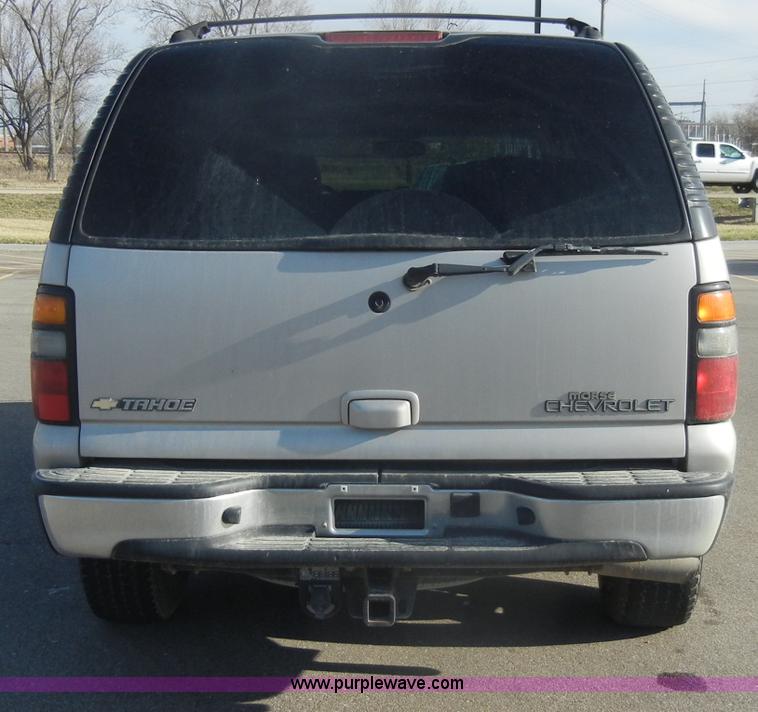 image for item C4211 2004 Chevrolet Tahoe 1500 LT SUV