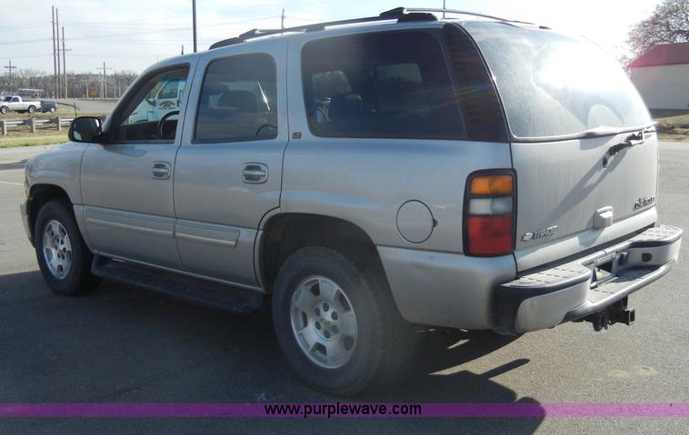 image for item C4211 2004 Chevrolet Tahoe 1500 LT SUV