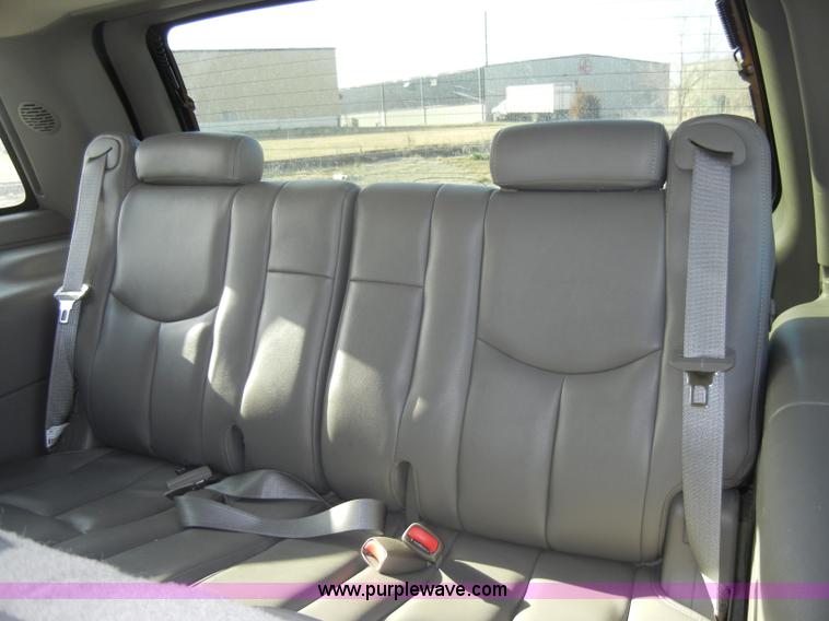 image for item C4211 2004 Chevrolet Tahoe 1500 LT SUV