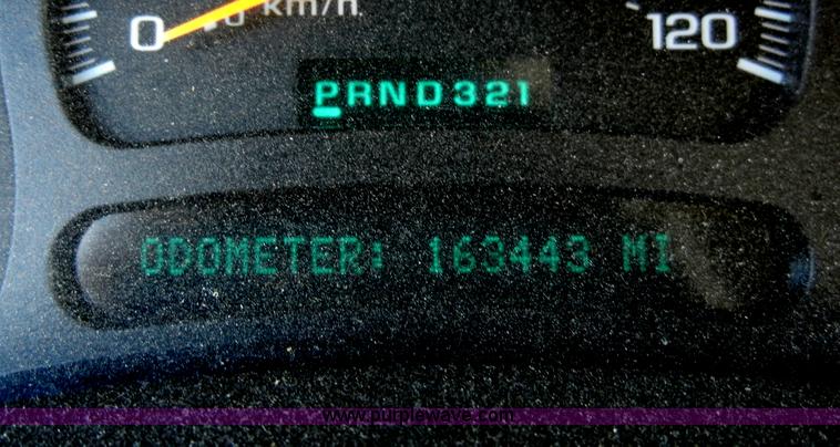 image for item C4211 2004 Chevrolet Tahoe 1500 LT SUV