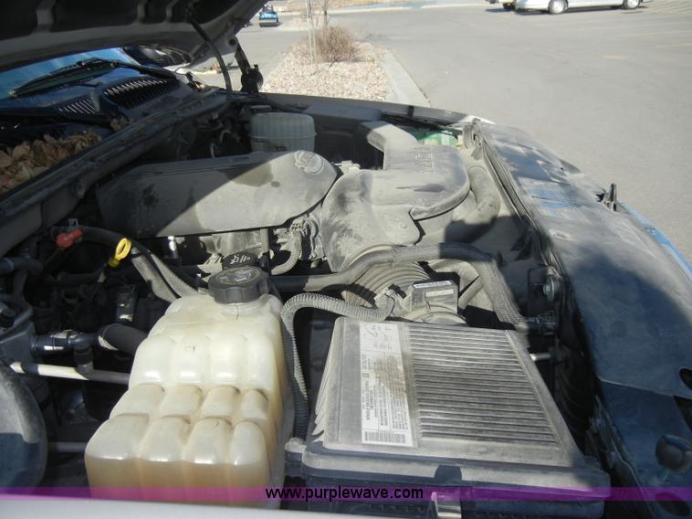 image for item C4211 2004 Chevrolet Tahoe 1500 LT SUV