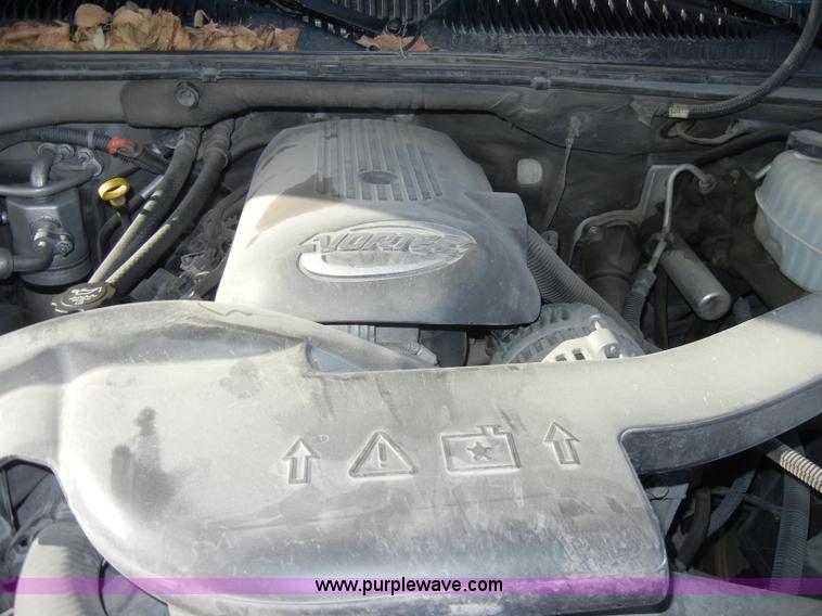 image for item C4211 2004 Chevrolet Tahoe 1500 LT SUV