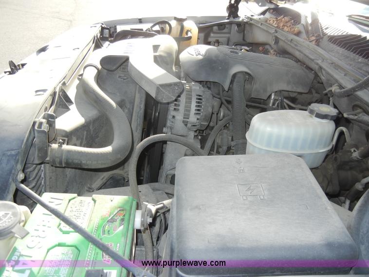 image for item C4211 2004 Chevrolet Tahoe 1500 LT SUV