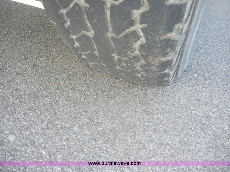 image for item C4211 2004 Chevrolet Tahoe 1500 LT SUV