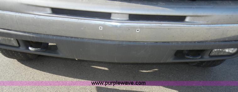 image for item C4211 2004 Chevrolet Tahoe 1500 LT SUV