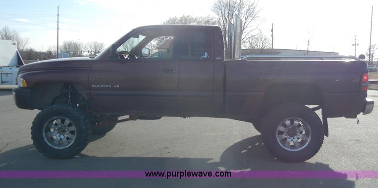 image for item C4212 2002 Dodge Ram 2500 Laramie SLT quad cab pickup truck