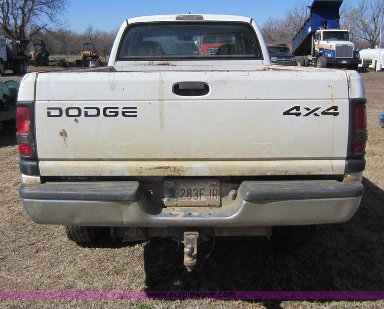 image for item C5353 1999 Dodge Ram 1500 club cab pickup truck