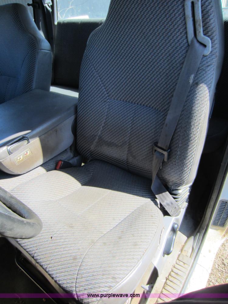 image for item C5353 1999 Dodge Ram 1500 club cab pickup truck