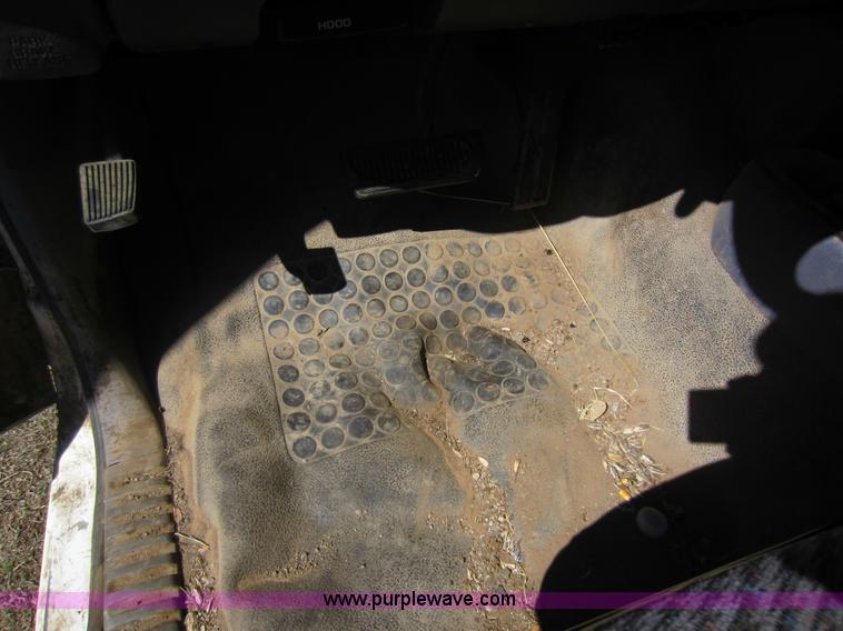 image for item C5353 1999 Dodge Ram 1500 club cab pickup truck