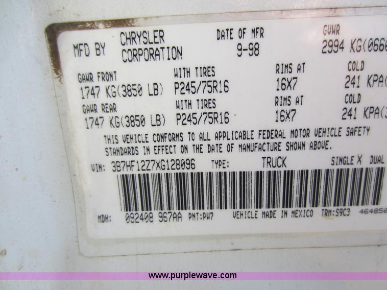 image for item C5353 1999 Dodge Ram 1500 club cab pickup truck