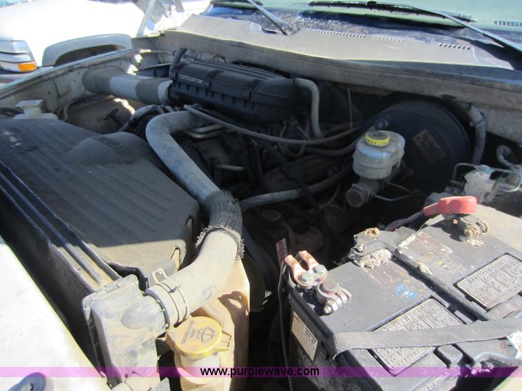 image for item C5353 1999 Dodge Ram 1500 club cab pickup truck