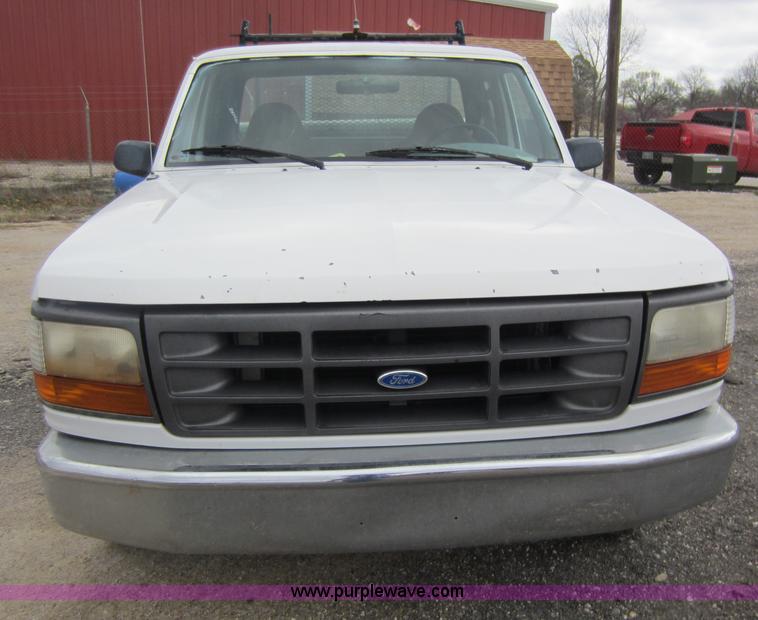 image for item C5374 1996 Ford F150 XL SuperCab pickup truck