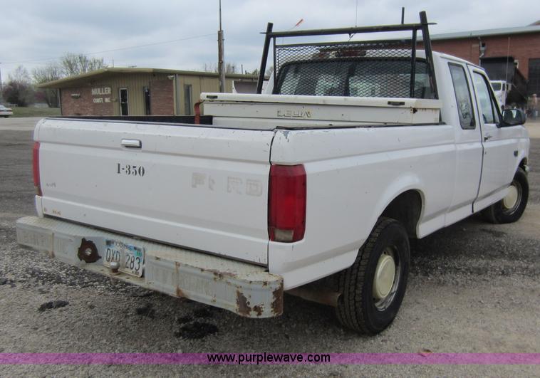 image for item C5374 1996 Ford F150 XL SuperCab pickup truck