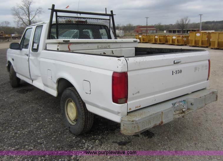 image for item C5374 1996 Ford F150 XL SuperCab pickup truck