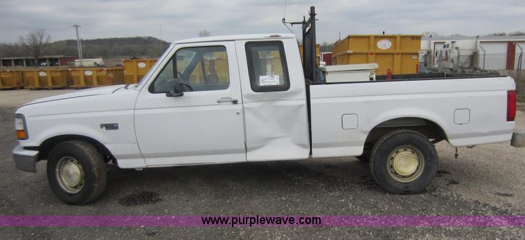 image for item C5374 1996 Ford F150 XL SuperCab pickup truck