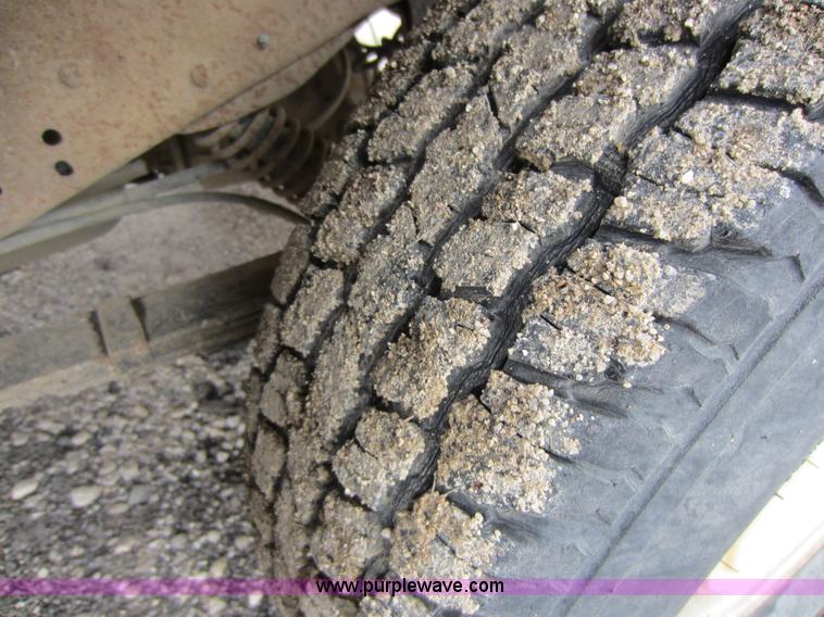 image for item C5374 1996 Ford F150 XL SuperCab pickup truck