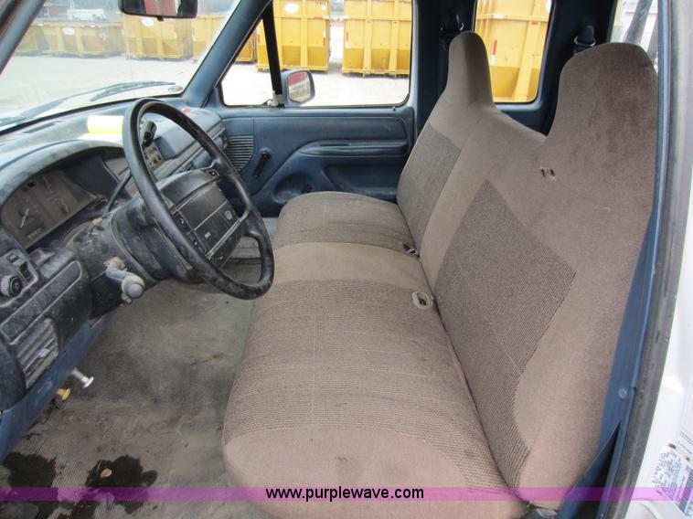 image for item C5374 1996 Ford F150 XL SuperCab pickup truck