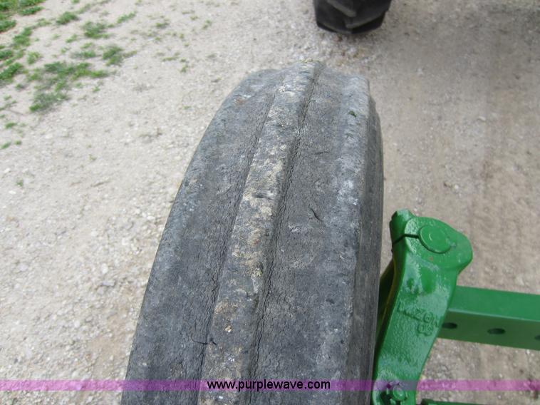 image for item C5385 1980 John Deere 950 tractor