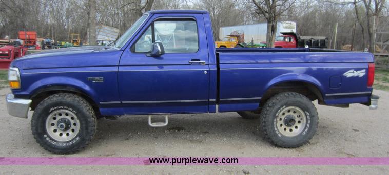 image for item C5386 1995 Ford F150 XL pickup truck