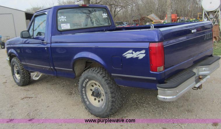 image for item C5386 1995 Ford F150 XL pickup truck