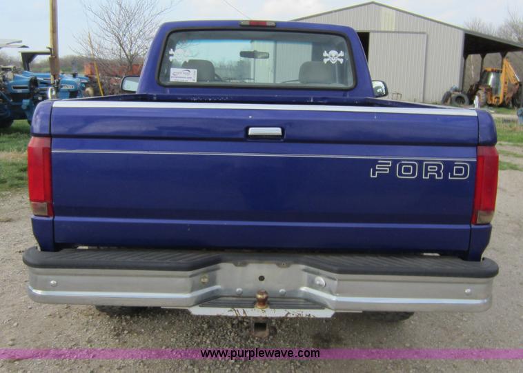 image for item C5386 1995 Ford F150 XL pickup truck