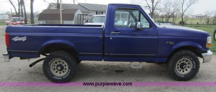 image for item C5386 1995 Ford F150 XL pickup truck