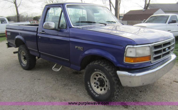 image for item C5386 1995 Ford F150 XL pickup truck