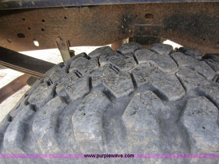 image for item C5386 1995 Ford F150 XL pickup truck