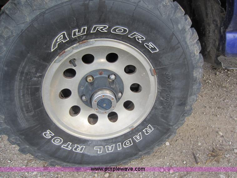 image for item C5386 1995 Ford F150 XL pickup truck