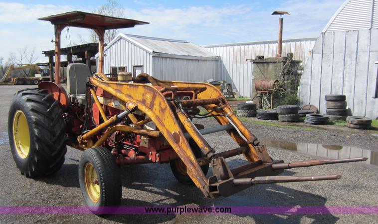 image for item C5390 International 504 tractor